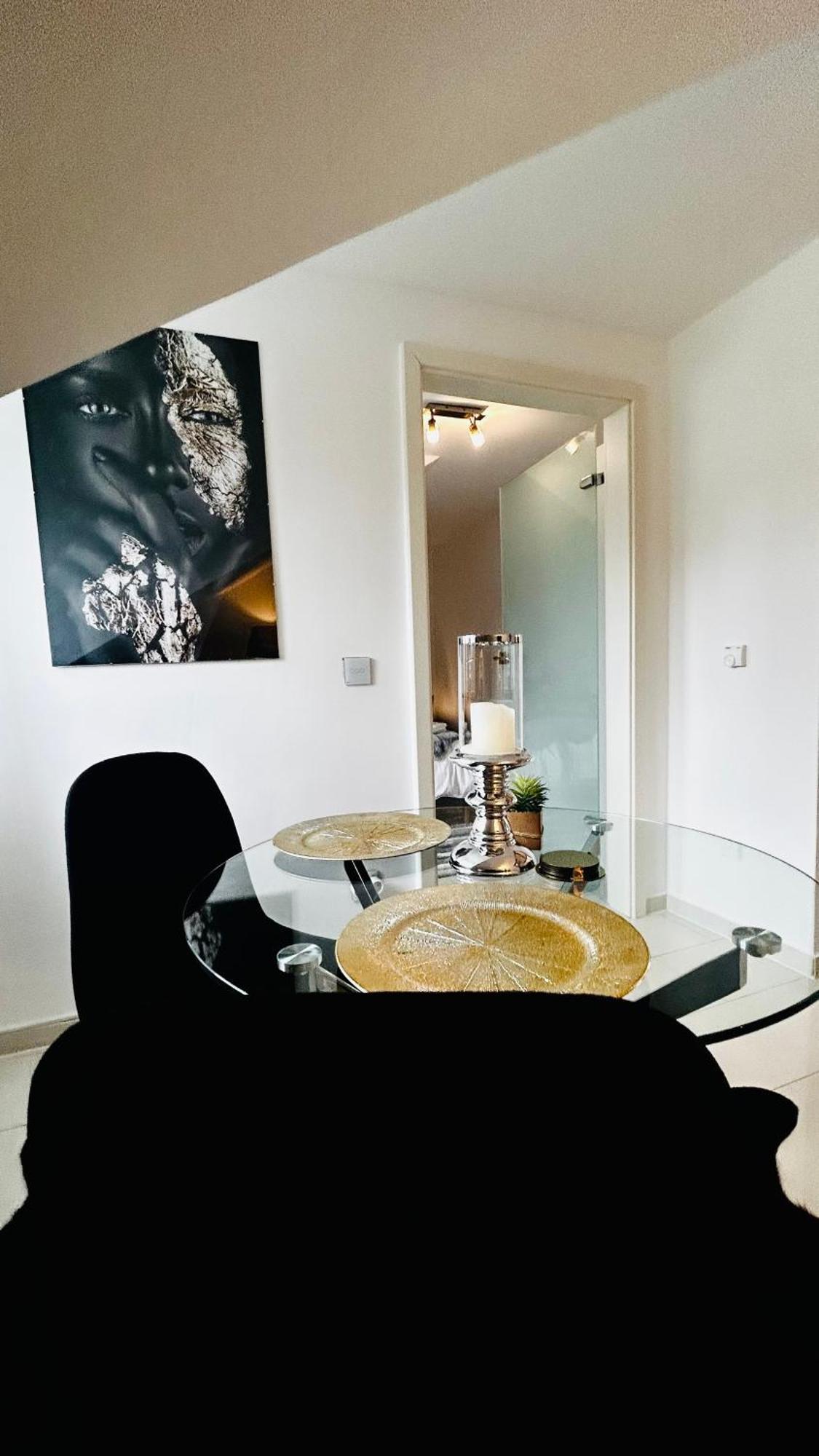 Luxusapartment Mit Balkon Naehe Dortmund *