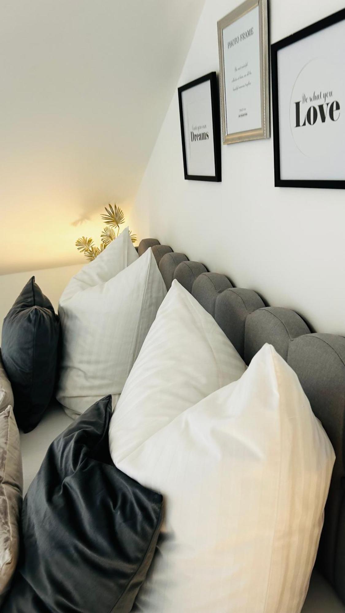 Luxusapartment Mit Balkon Naehe Dortmund *